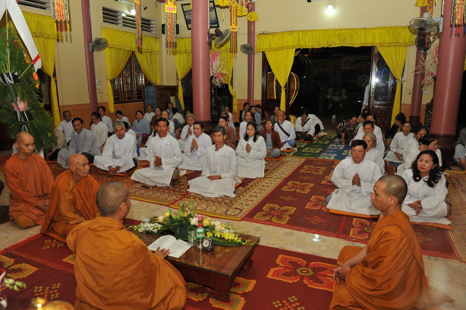 Đại đức trụ trì giảng 10 cách tăng trưởng công đức cho người Phật tử
